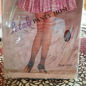 NYT Petals pantyhose